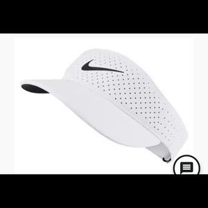 Nike Women’s Court Advantage Visor / One size fits all /White / New with Tags!